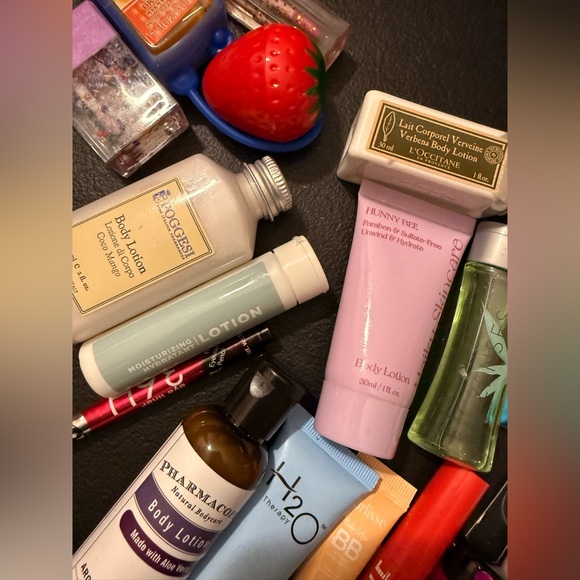 Assorted Beauty Collection - Picture 4 of 7